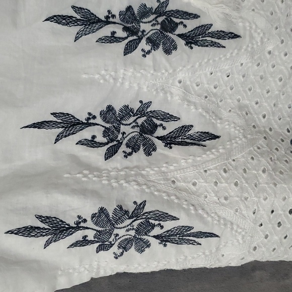 Blouse - Picture 2 of 4